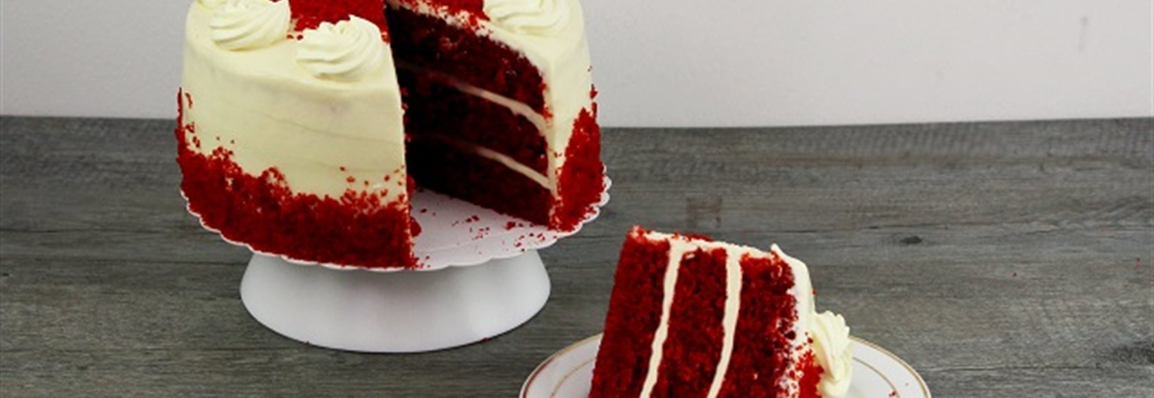 Send 1kg Red Velvet cake online to Pune | Blooms Only