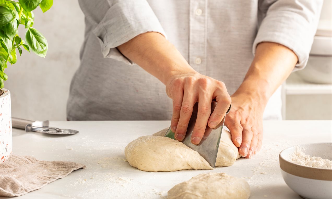 Picture - Sourdough pizza Step 8: divide the dough into pieces (4-3)
